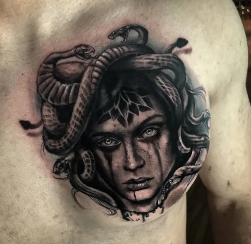 Tatuajes en Lóbulo de Oreja Medellín